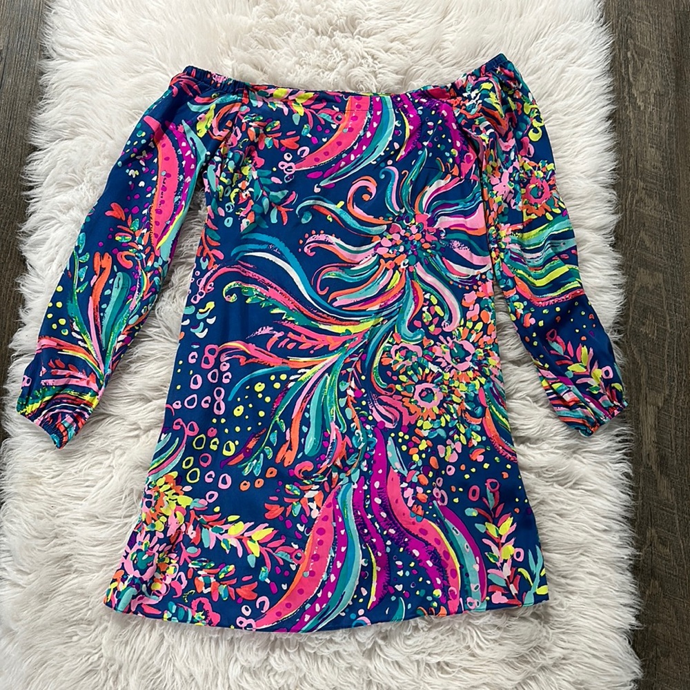 Lilly Pulitzer silk long sleeved dress. Size Small. EUC